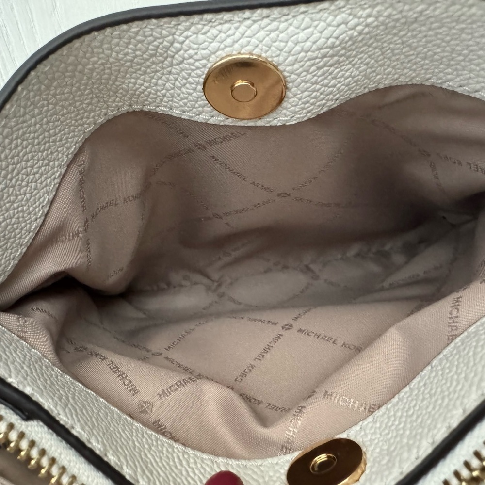 Michael Kors crossbody and wallet - Picture 5 of 10